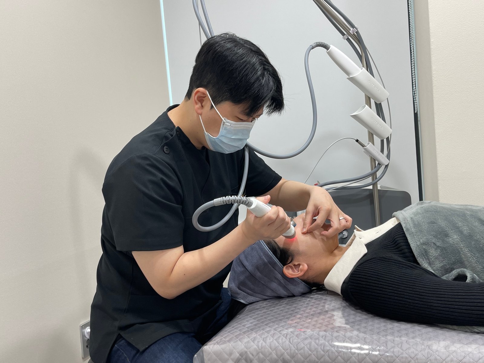 사당역피부과 상담, 리프팅과 토닝의 우선순위